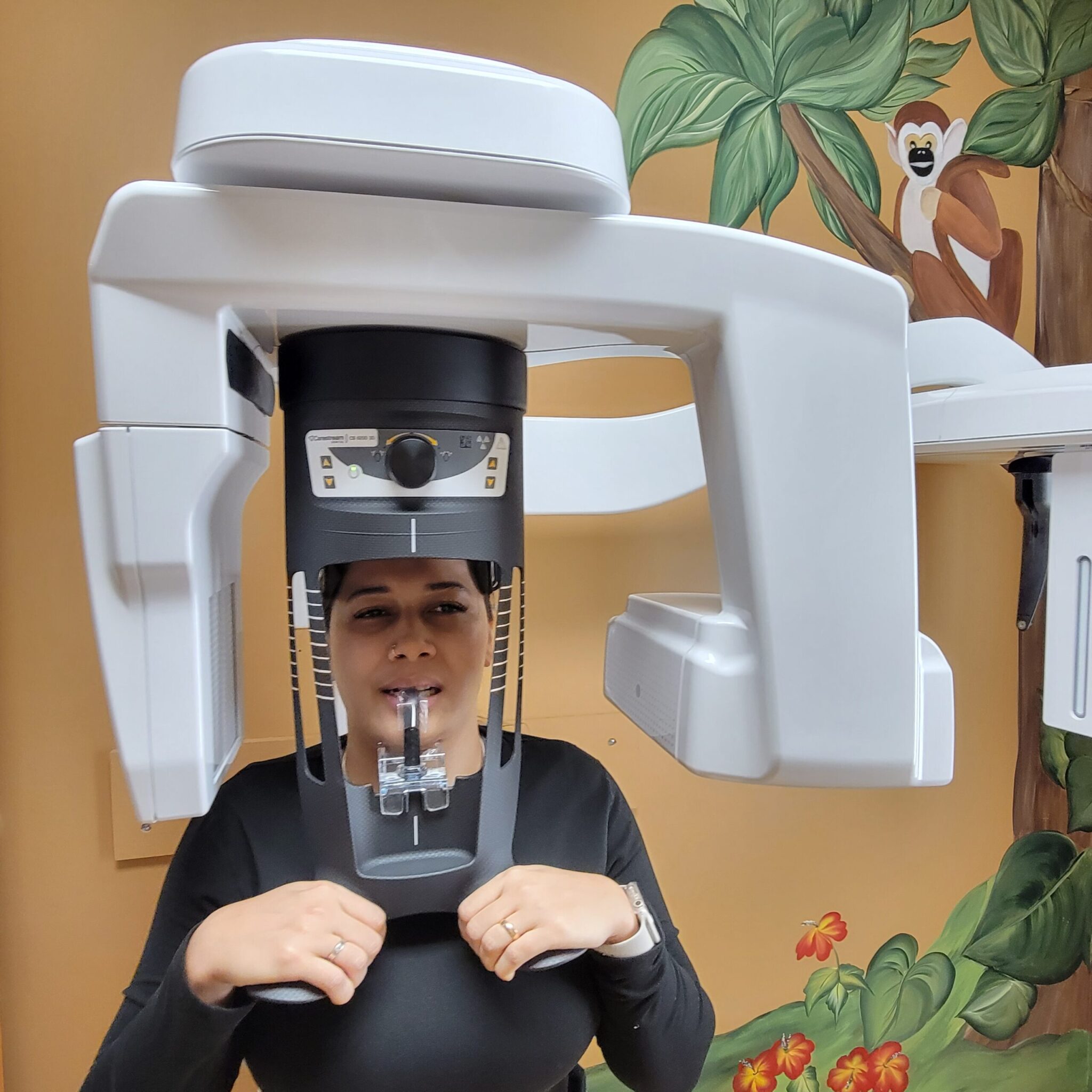 Patient undergoing a 3D scan x-ray at 904 Dental Care